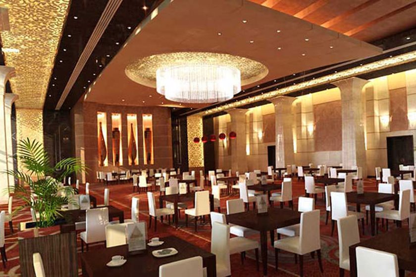 Surint Qeshm Hotel