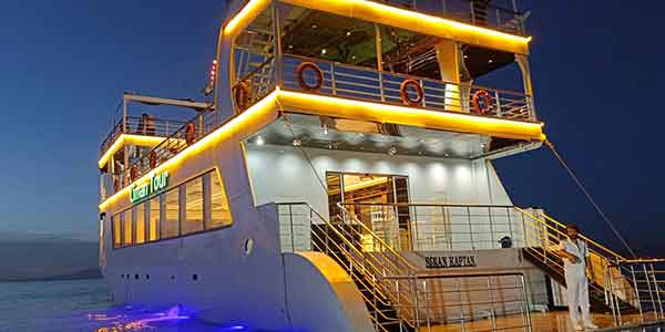 رزرو کشتی تفریحی وان